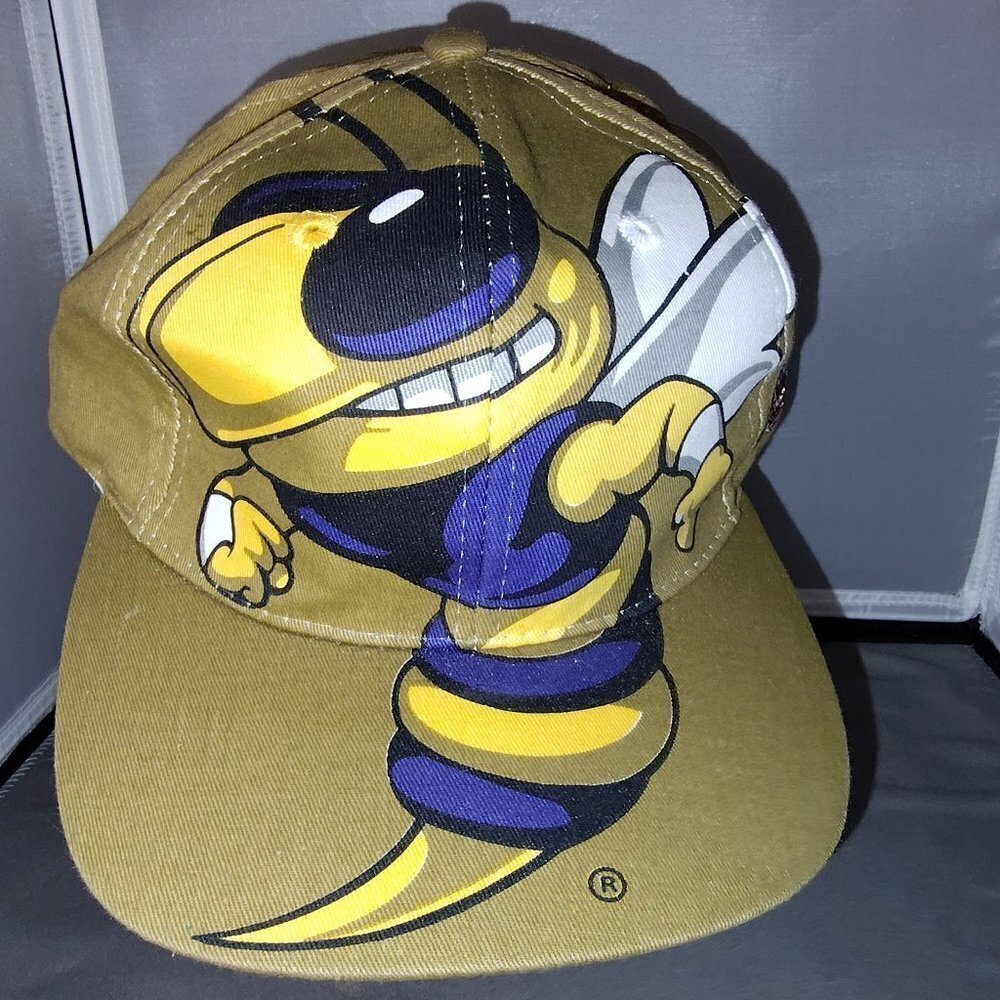 NWT! VTG 1994 Georgia Tech Yellow Jackets Global Caps BUZZ Big Logo Snapback Cap